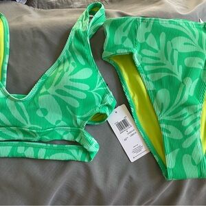 Hurley Swimsuit with 2 bottoms